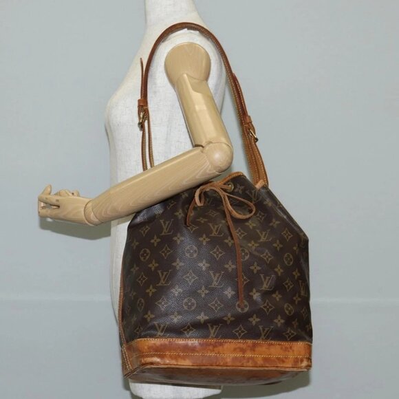 LOUIS VUITTON Monogram Noe Shoulder Bag - Picture 14 of 16
